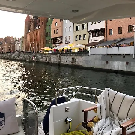 Botel Yacht Queen B Houseboat Sopot